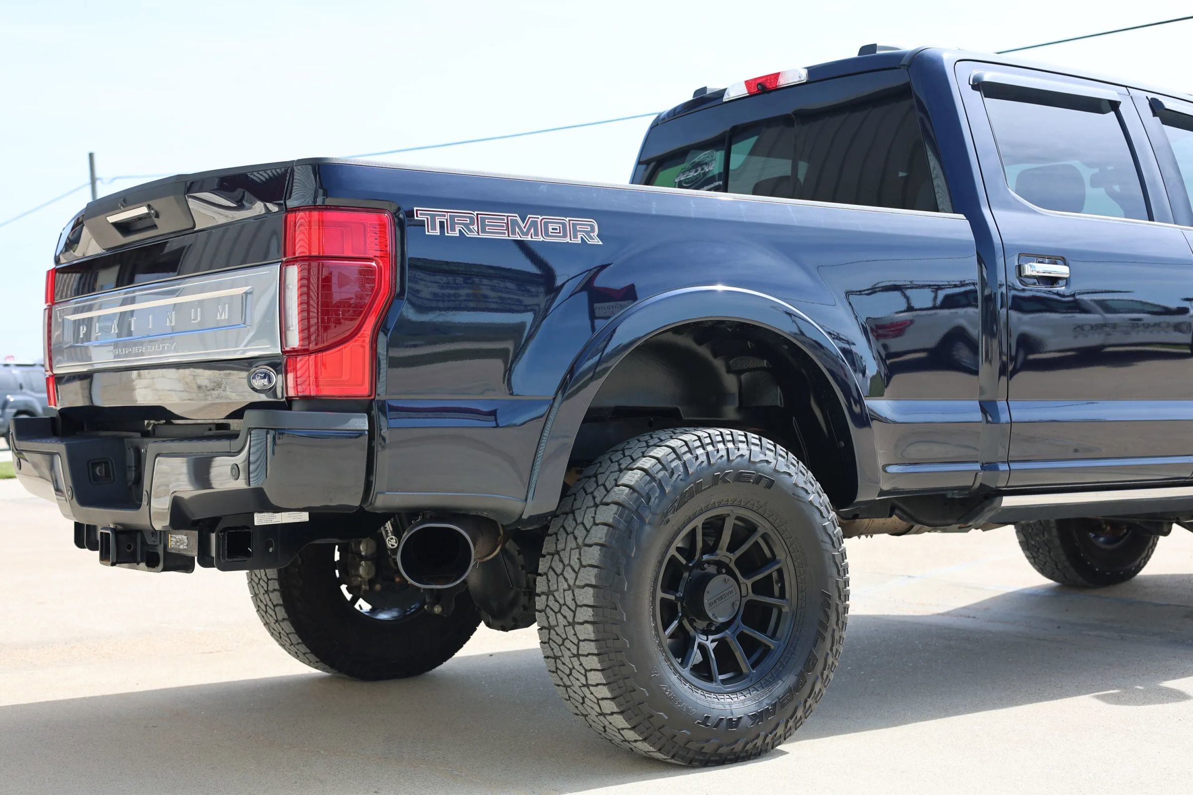Used 2021 Ford F350 Platinum w/ Tremor Off-Road Package image 4