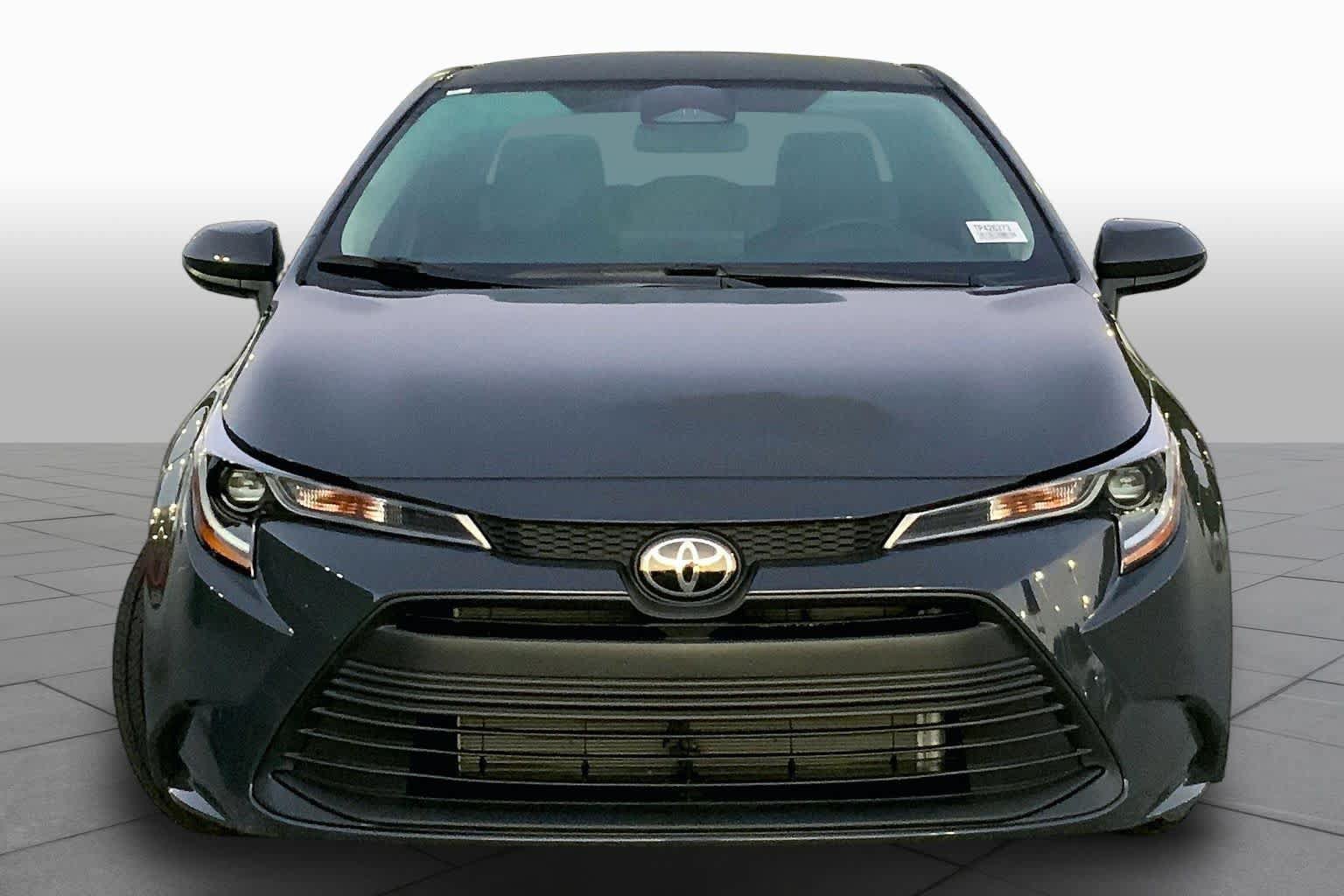 Used 2026 Toyota Corolla LE FWD image 4