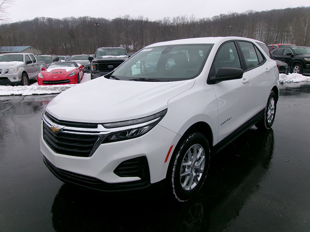 Used 2024 Chevrolet Equinox LS w/ Driver Confidence II Package image 1