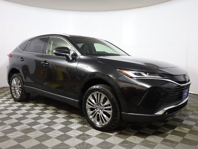 Used 2021 Toyota Venza XLE w/ Softex Package image 4