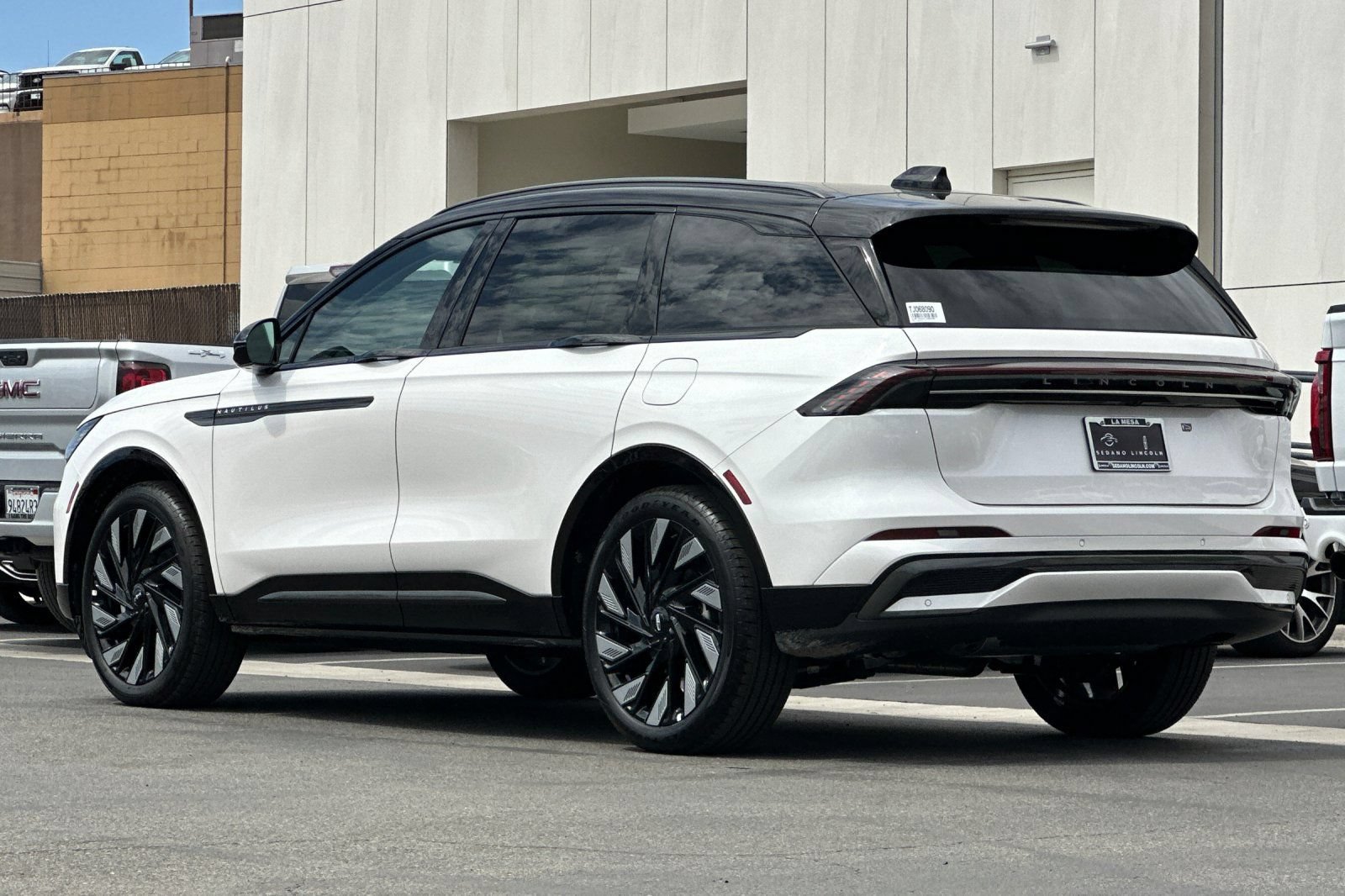 New 2026 Lincoln Nautilus Reserve w/ Jet Appearance Package AWD/4WD image 5