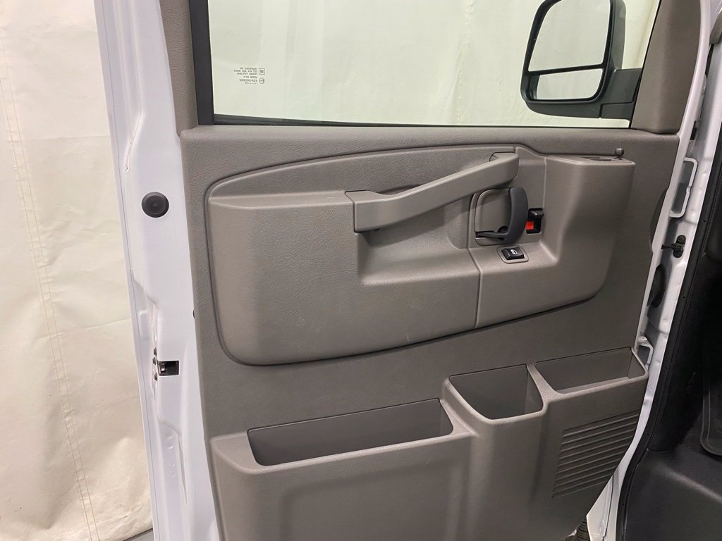 Used 2025 GMC Savana 3500 LT w/ LT Preferred Equipment Group RWD image 12