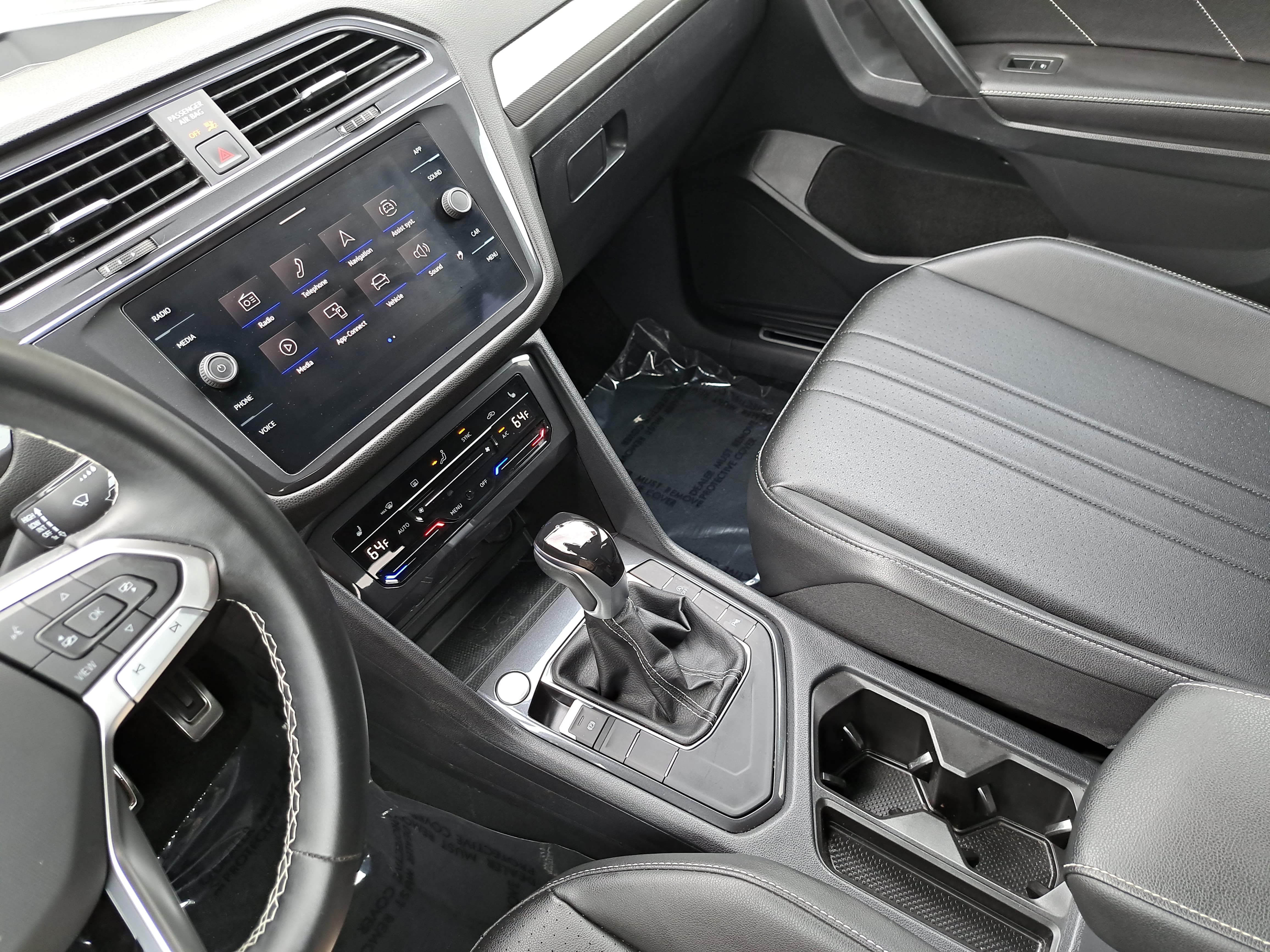 Used 2023 Volkswagen Tiguan SE R-Line FWD image 25
