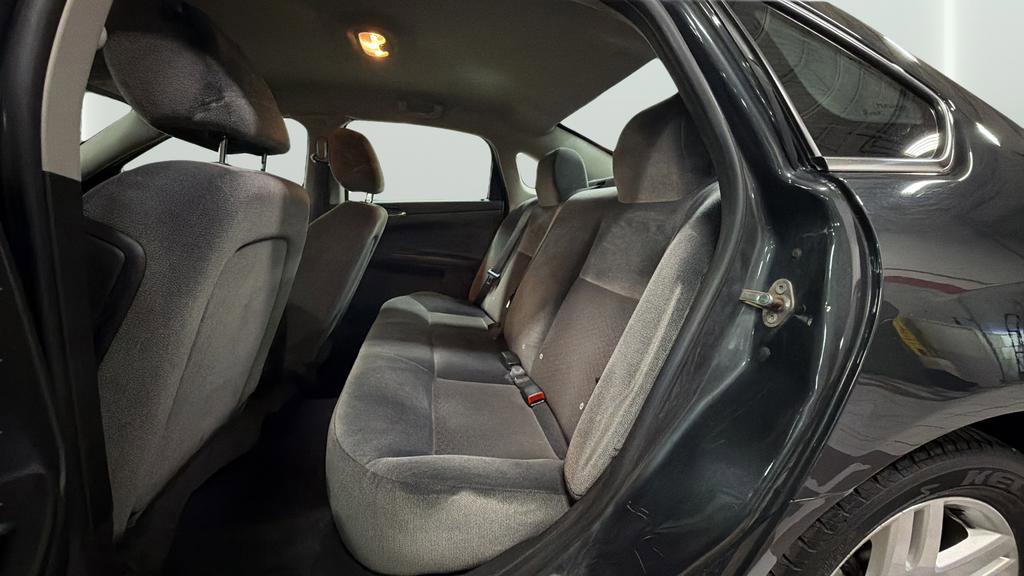Used 2016 Chevrolet Impala LT image 25