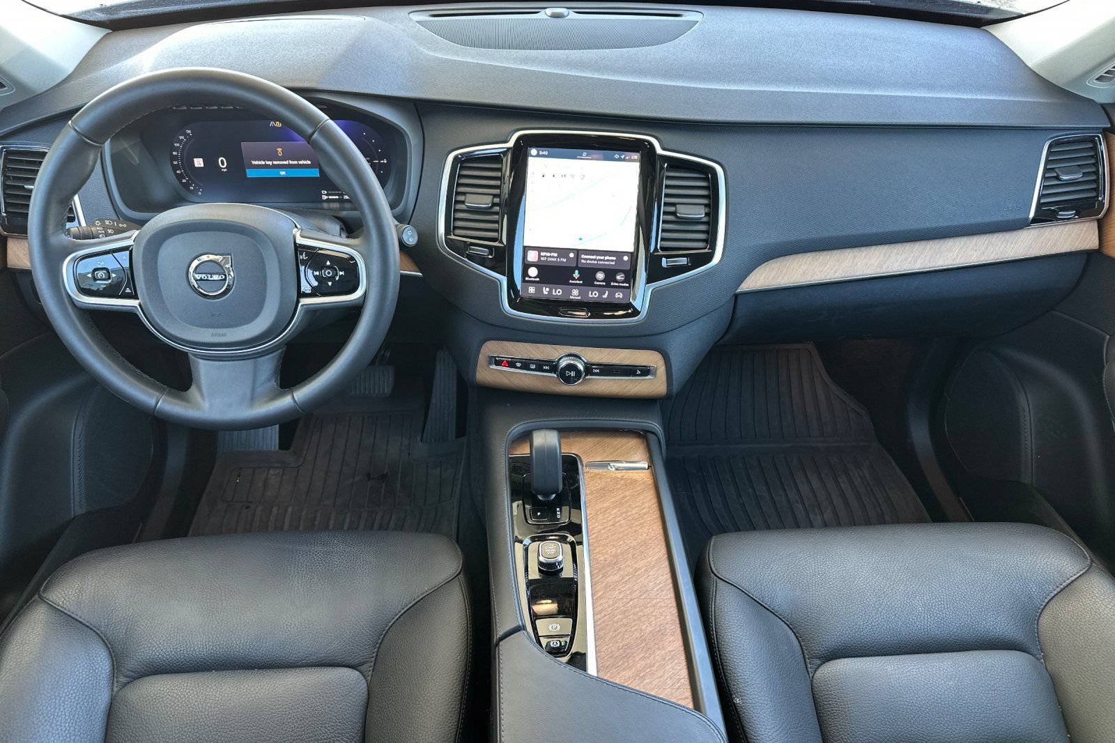 Used 2025 Volvo XC90 T8 Plus w/ Protection Package Premier AWD/4WD image 16