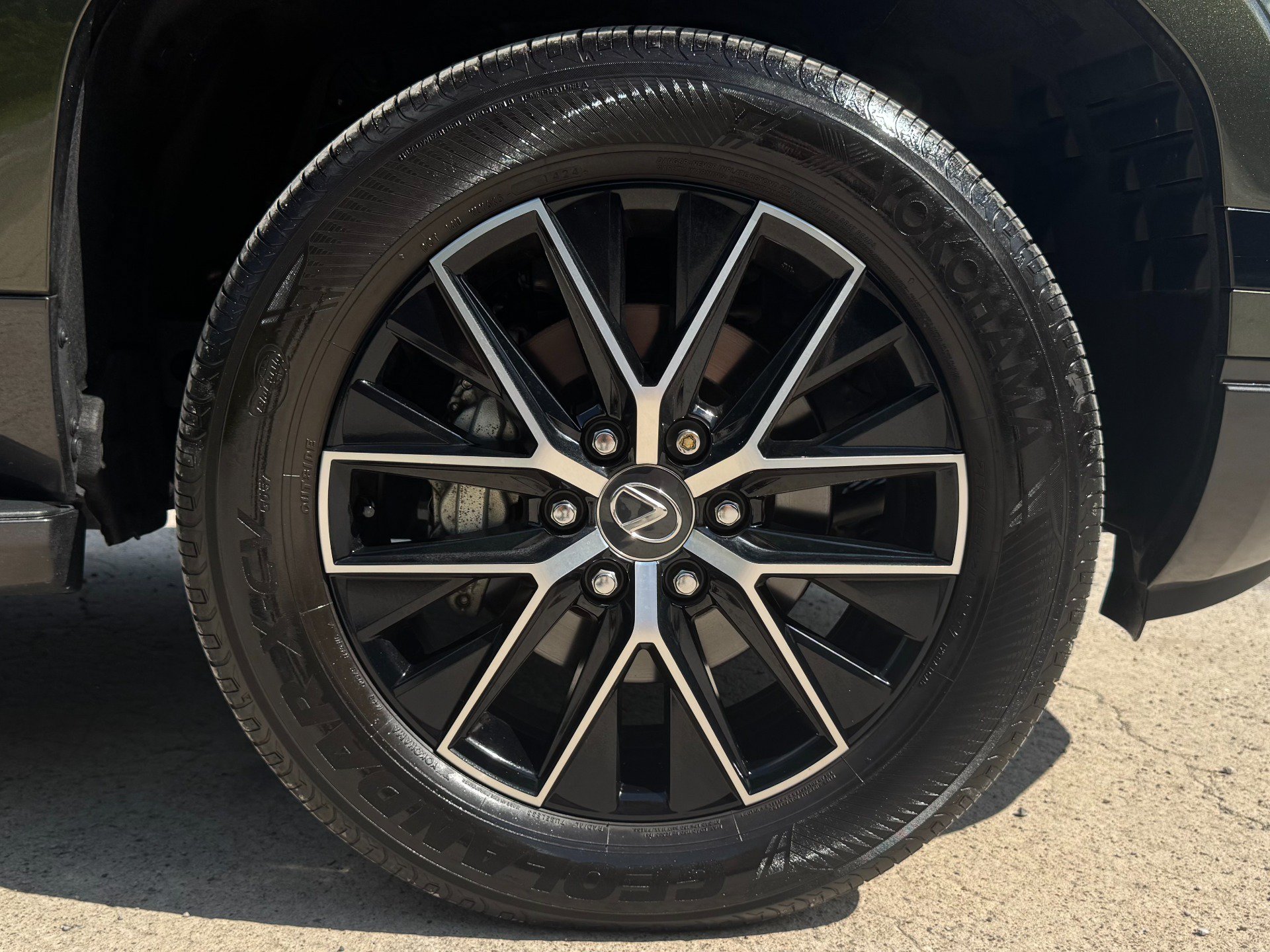 Used 2024 Lexus GX 550 w/ Accessory Package (Z1) AWD/4WD image 14