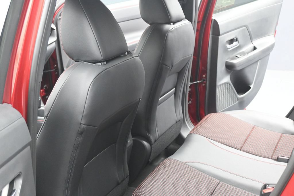 New 2026 Nissan Kicks SR AWD/4WD image 17