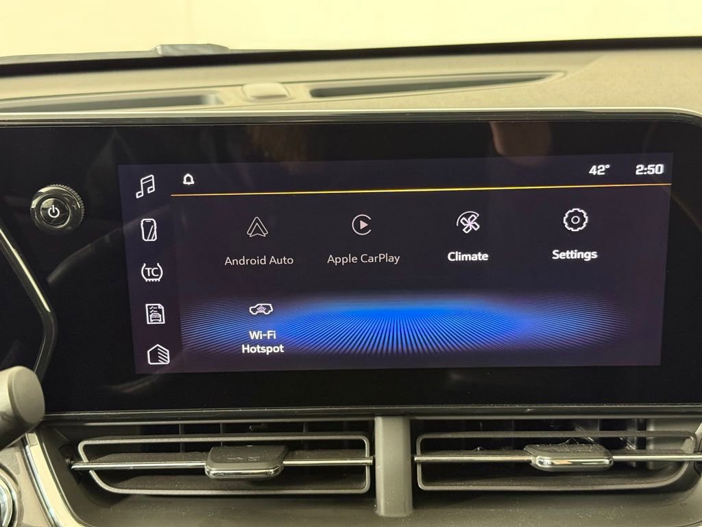 Used 2025 Chevrolet Trax ACTIV w/ Sunroof Package image 5