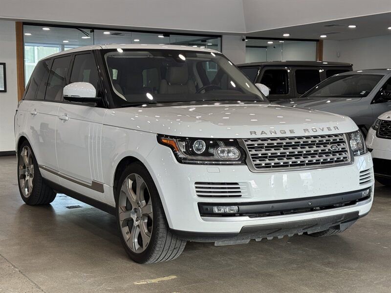 Used 2017 Land Rover Range Rover Supercharged image 3