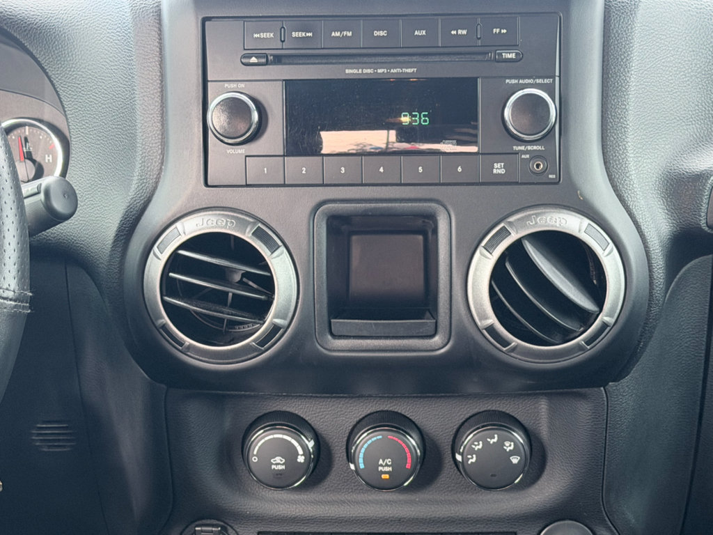 Used 2012 Jeep Wrangler Unlimited Sport AWD/4WD image 15