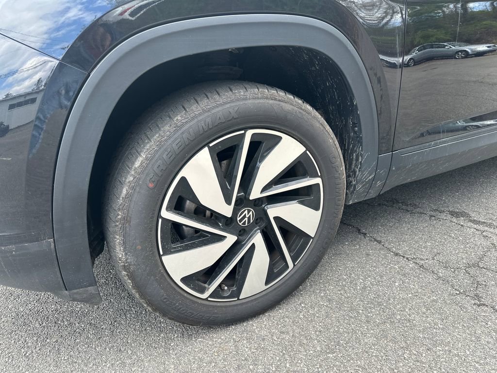 Certified 2024 Volkswagen Atlas SE AWD/4WD image 2