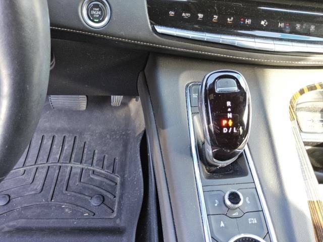 Used 2023 Cadillac Escalade Premium Luxury AWD/4WD image 5