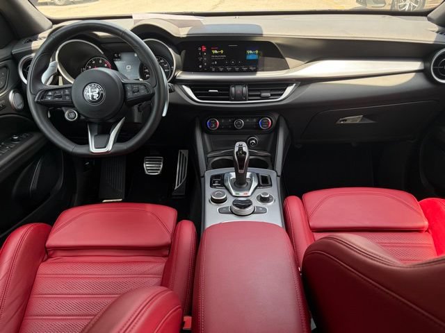 Used 2023 Alfa Romeo Stelvio Veloce AWD/4WD image 46