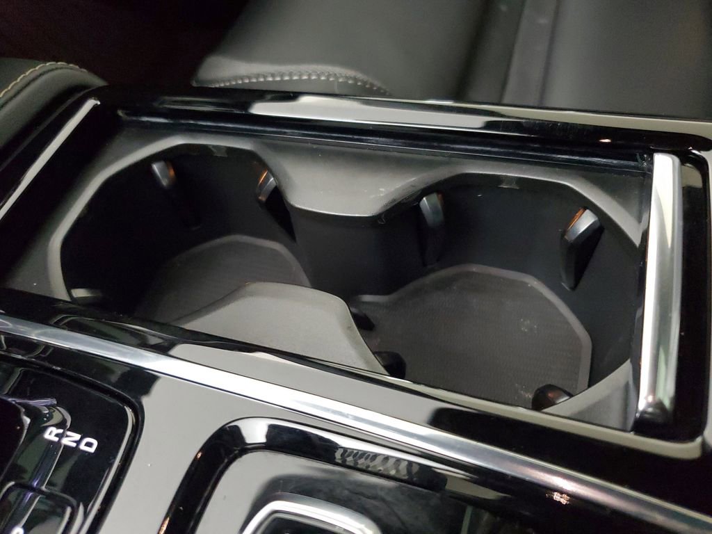 Used 2024 Volvo V60 T8 Polestar w/ Protection Package Premier image 33