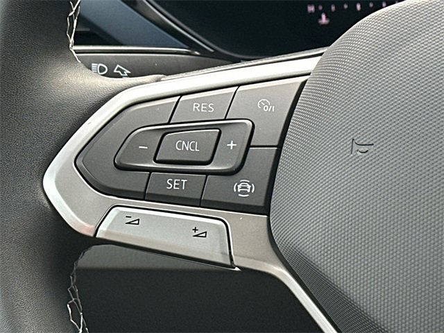 Certified 2022 Volkswagen Taos SE image 24