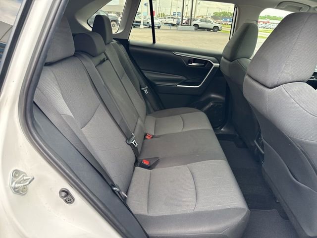 Used 2019 Toyota RAV4 XLE w/ Carpet Mat Package AWD/4WD image 15