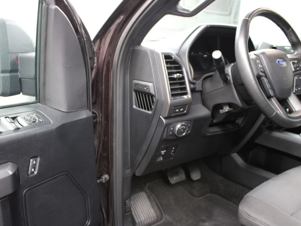 Used 2020 Ford F150 XLT w/ Equipment Group 302A Luxury AWD/4WD image 48