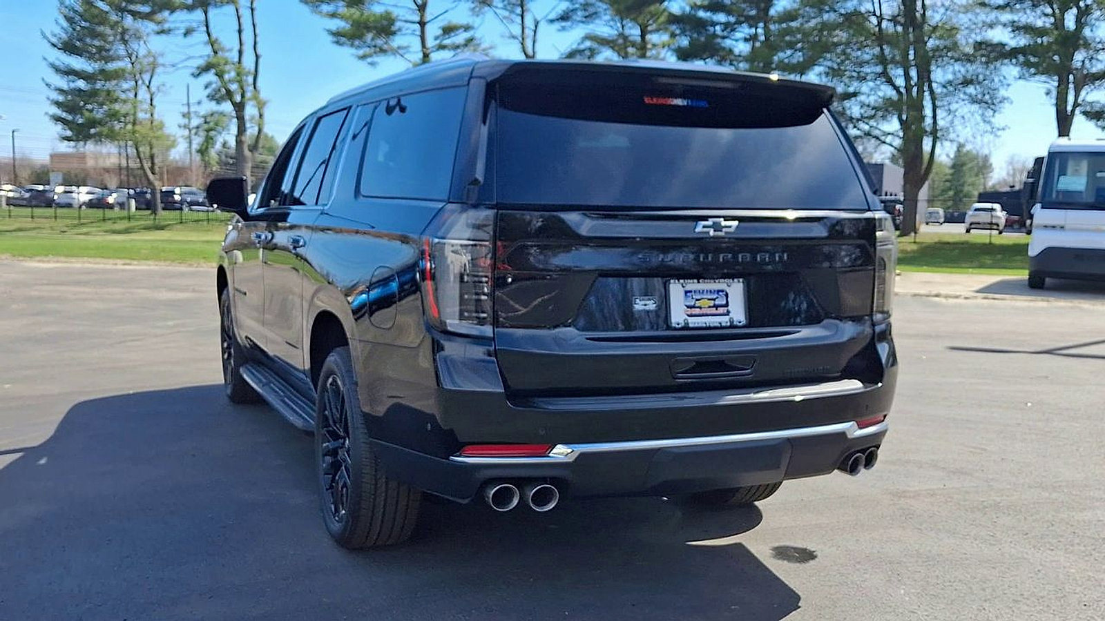 New 2026 Chevrolet Suburban Premier image 9
