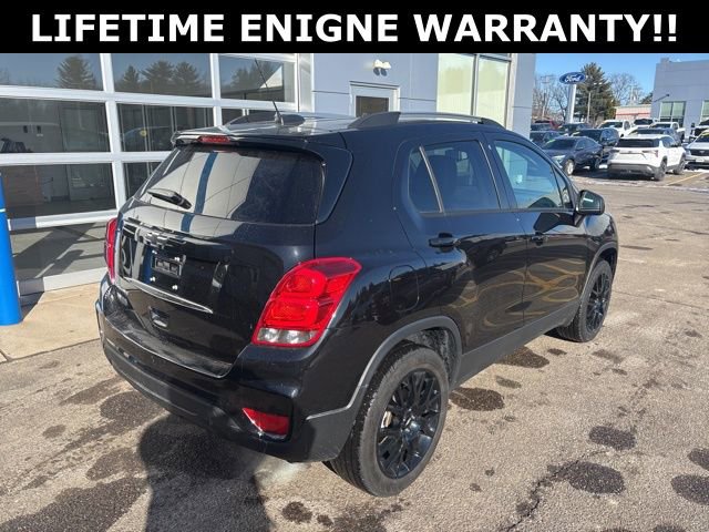 Used 2022 Chevrolet Trax LT w/ Midnight Edition AWD/4WD image 7