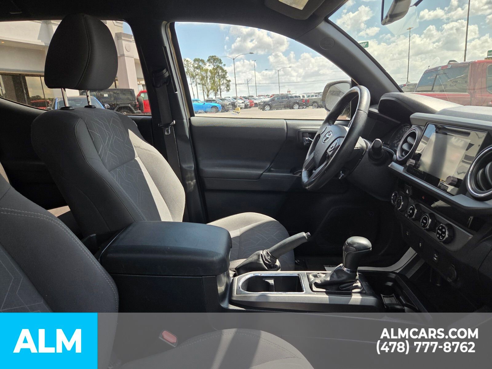 Used 2017 Toyota Tacoma TRD Off-Road image 18