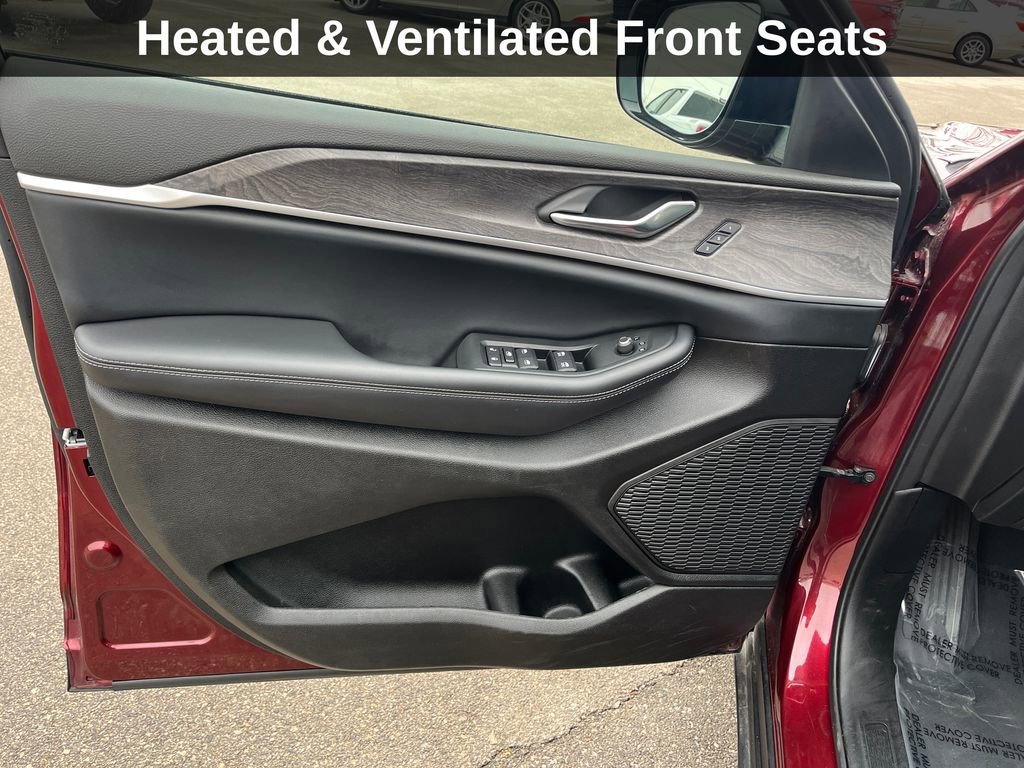 Used 2024 Jeep Grand Cherokee L Limited w/ Luxury Tech Group II image 13