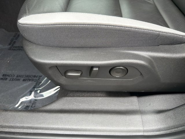 Certified 2025 Buick Envision Sport Touring AWD/4WD image 21