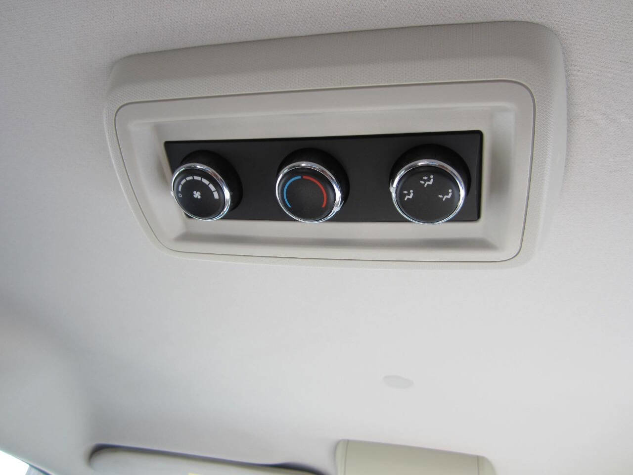 Used 2013 Dodge Grand Caravan SE image 17