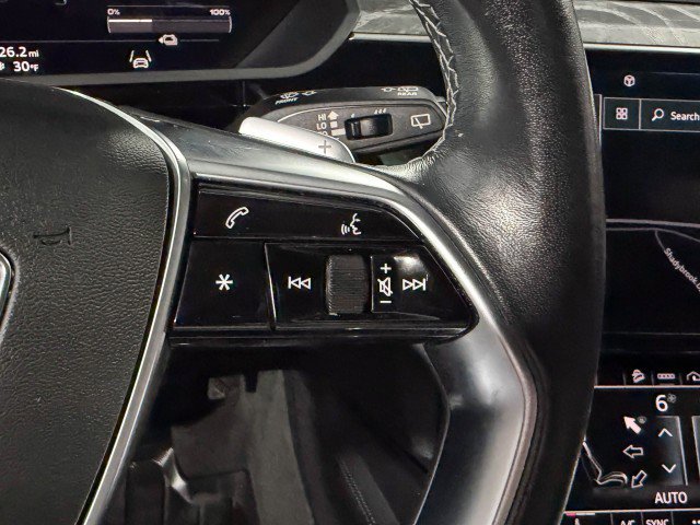 Used 2022 Audi e-tron Premium w/ Convenience Plus Package image 21