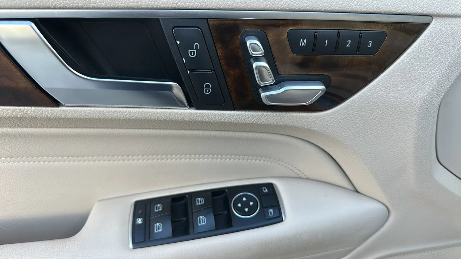 Used 2014 Mercedes-Benz E 350 Cabriolet w/ Premium 1 Package image 31