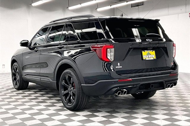 Used 2023 Ford Explorer ST w/ Technology Package image 2