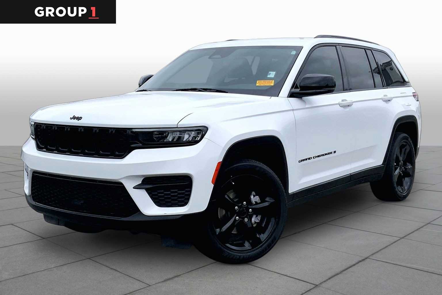 Used 2022 Jeep Grand Cherokee Altitude AWD/4WD image 1