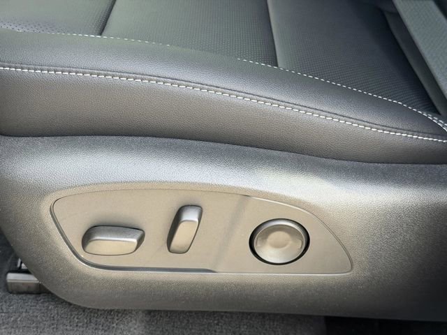 New 2026 Chevrolet Traverse LT w/ Midnight/Sport Edition FWD image 25
