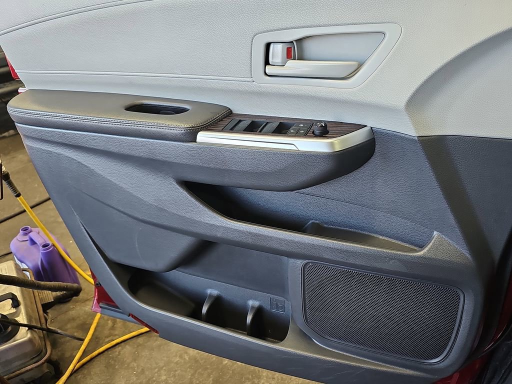 Used 2024 Toyota Sienna LE image 24
