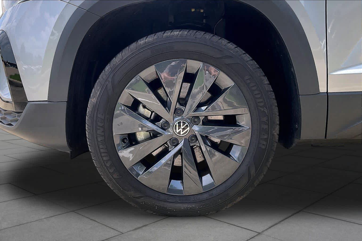 Used 2023 Volkswagen Taos S FWD image 9