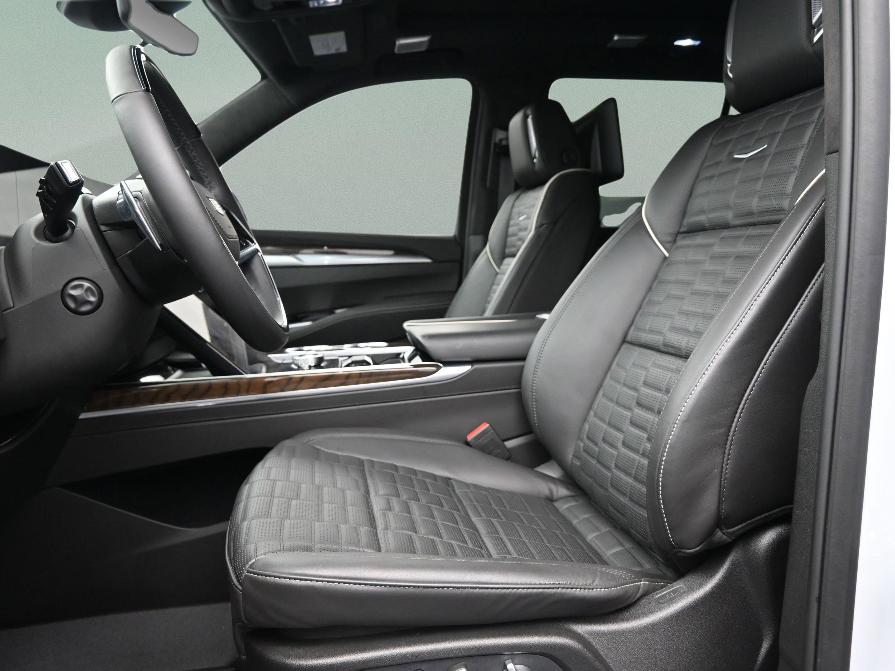 Used 2026 Cadillac Escalade Platinum Sport w/ LPO, ONYX Package image 16