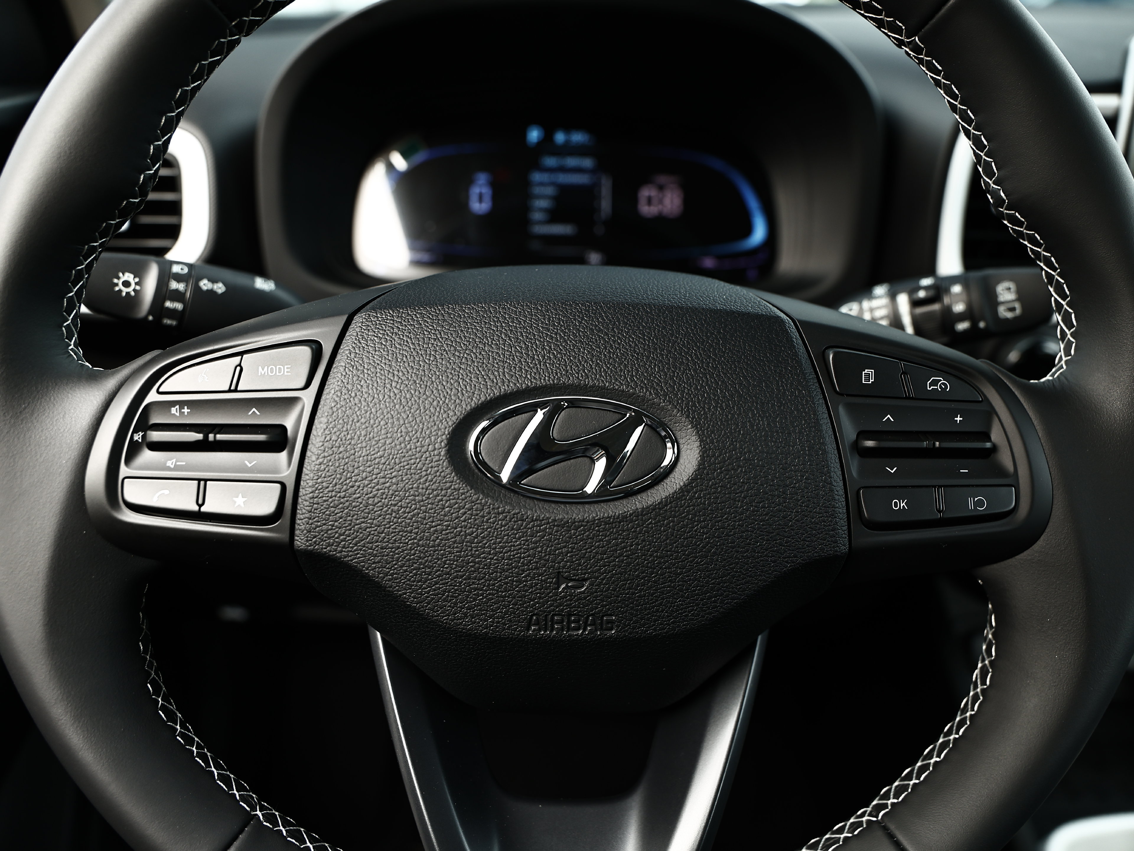 New 2026 Hyundai Venue SEL FWD image 11