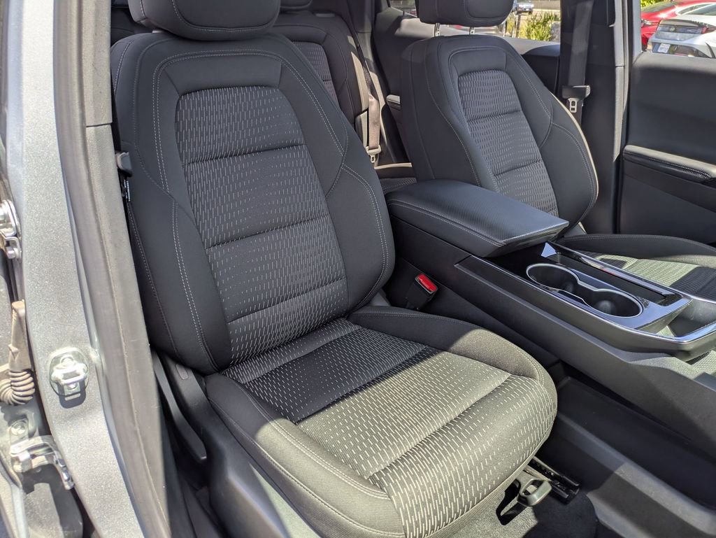 Used 2025 Chevrolet Equinox LT image 29