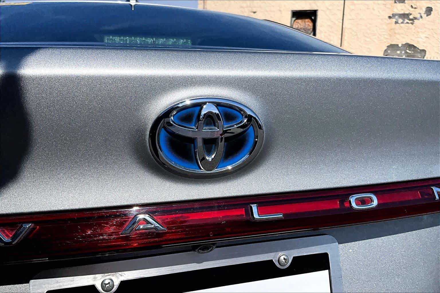 Certified 2021 Toyota Avalon Limited w/ Advanced Safety Package FWD image 31