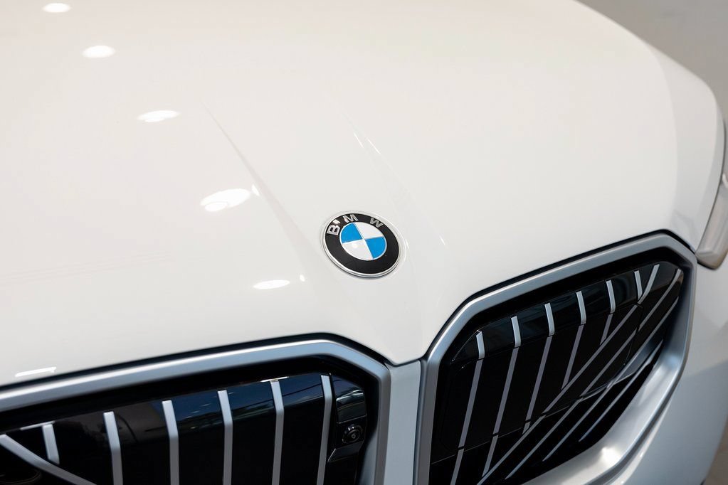 Used 2025 BMW X3 xDrive30i w/ Premium Package AWD/4WD image 7
