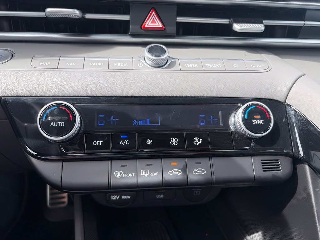 Certified 2025 Hyundai Elantra SEL FWD image 28