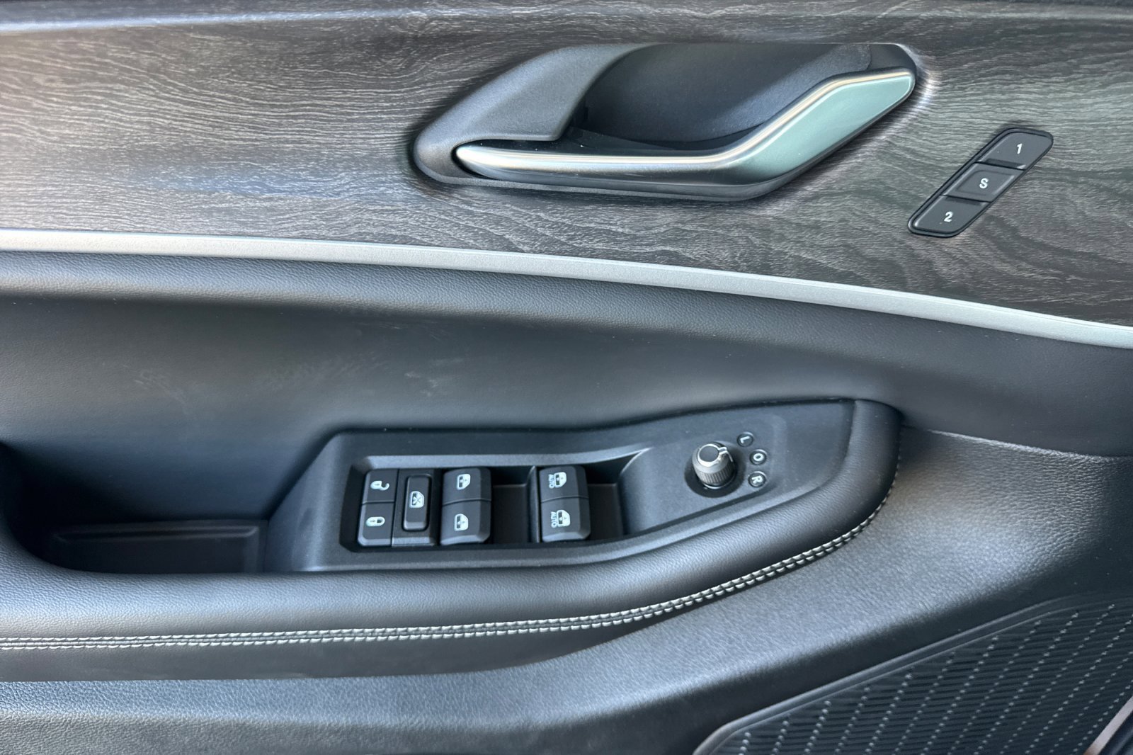 New 2026 Jeep Grand Cherokee Limited AWD/4WD image 10