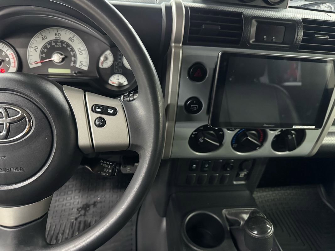 Used 2014 Toyota FJ Cruiser 4WD w/ Convenience Package image 21
