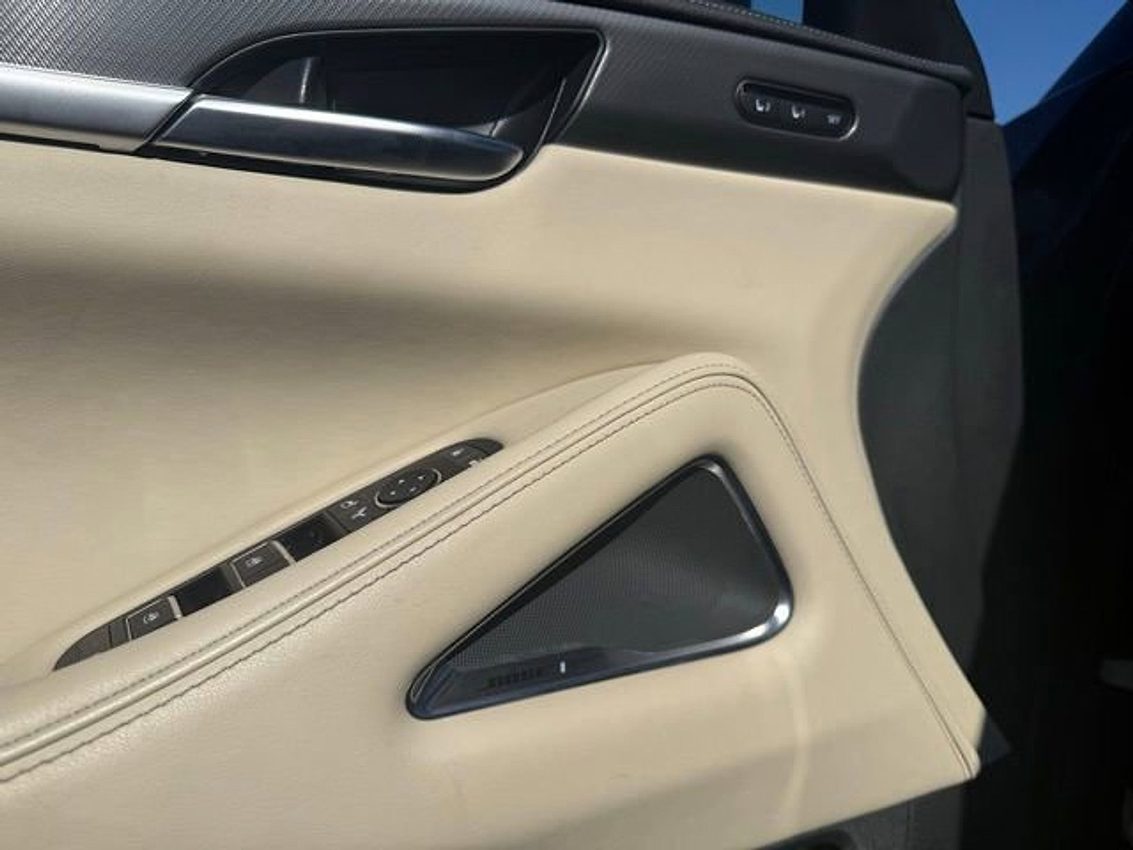 Used 2025 INFINITI QX60 Luxe w/ Lighting Package (N94) image 17