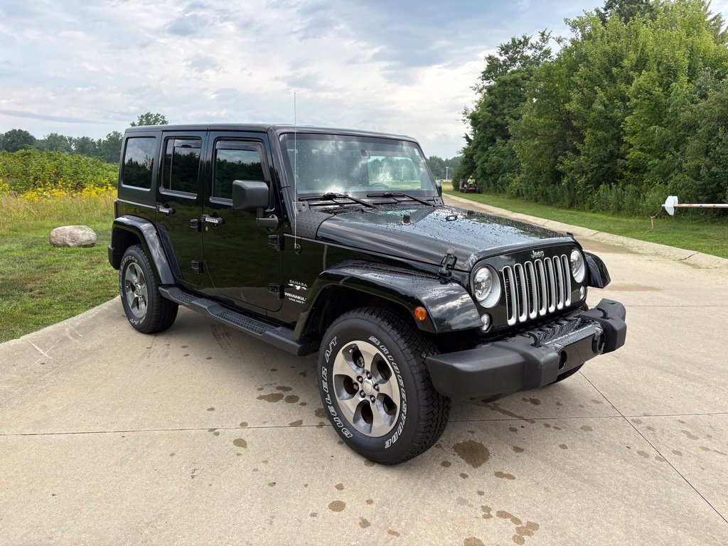Used 2017 Jeep Wrangler Unlimited Sahara AWD/4WD image 11