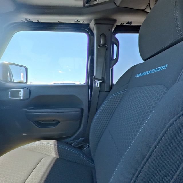 Used 2024 Jeep Wrangler Unlimited Rubicon 4xe AWD/4WD image 30