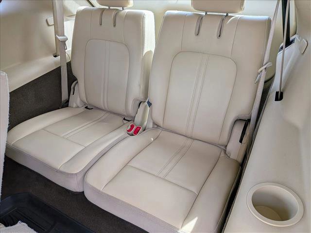 Used 2013 Lincoln MKT AWD image 22