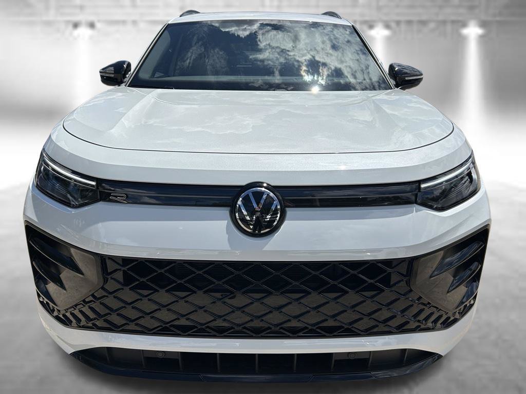 Certified 2026 Volkswagen Tiguan SE R-Line FWD image 8