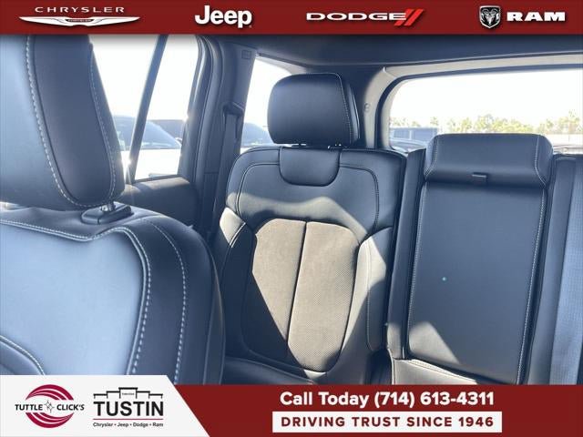 New 2027 Jeep Grand Cherokee Altitude AWD/4WD image 38