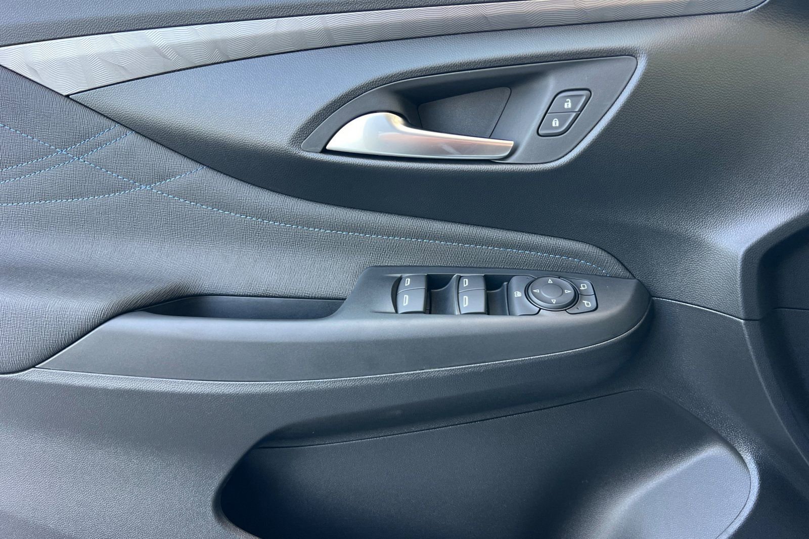 New 2026 Buick Envista Sport Touring w/ Advanced Safety Package image 9