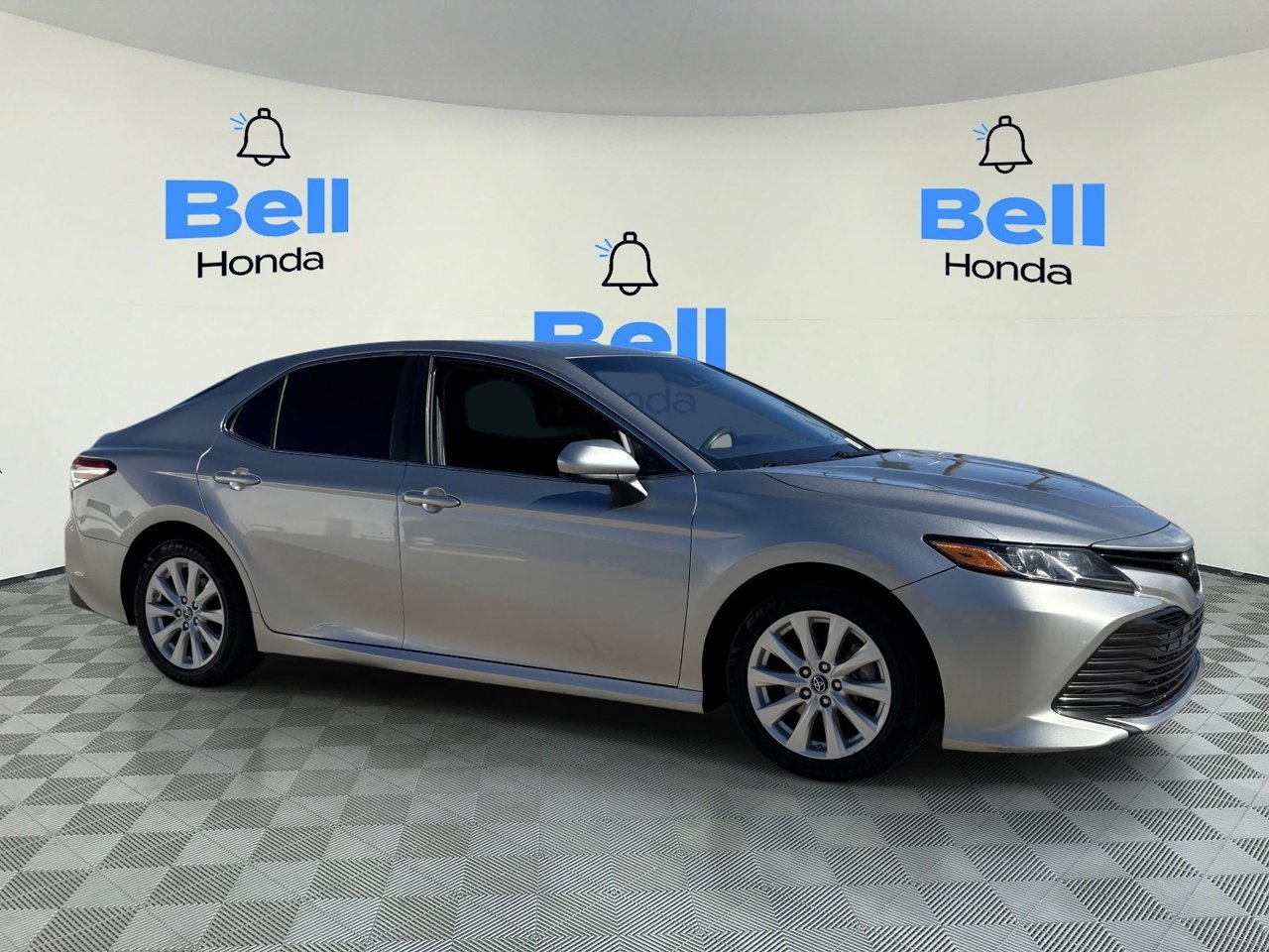 Used 2018 Toyota Camry LE FWD image 6